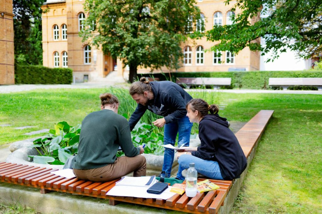 Alle Informationen zu den Studienmöglichkeiten in Jena.